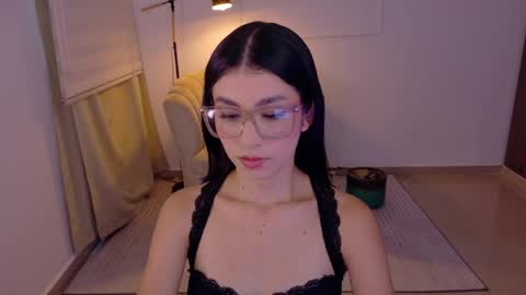 Snapshot of therose_mar chatting on 05-10-26, 07:19 Mar online show from 05-10-26, 07:19