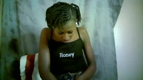 Snapshot of therry_heart chatting on 02-15-26, 01:41 hearty online show from 02-15-26, 01:41