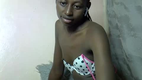 Snapshot of therry_heart chatting on 03-19-26, 12:14 hearty online show from 03-19-26, 12:14