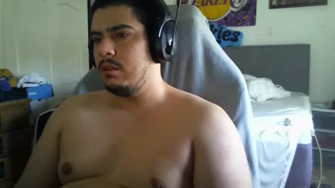 Snapshot of thesexymikeshow chatting on 05-17-26, 04:14 thesexymikeshow online show from 05-17-26, 04:14