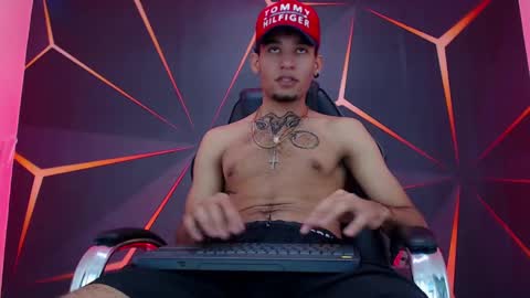 Snapshot of theskinny8inch_ chatting on 01-21-25, 05:49 theskinny8inch_ online show from 01-21-25, 05:49