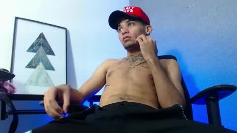 Snapshot of theskinny8inch_ chatting on 02-20-25, 06:28 theskinny8inch_ online show from 02-20-25, 06:28