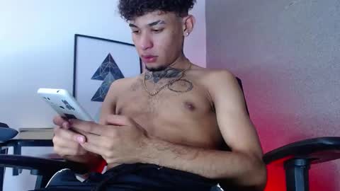 Snapshot of theskinny8inch_ chatting on 02-23-25, 08:39 theskinny8inch_ online show from 02-23-25, 08:39