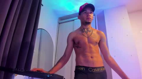 Snapshot of theskinny8inch_ chatting on 03-06-25, 08:08 theskinny8inch_ online show from 03-06-25, 08:08