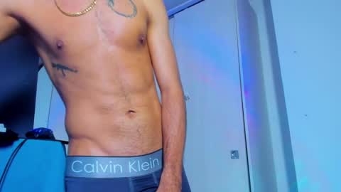 Snapshot of theskinny8inch_ chatting on 03-09-25, 11:47 theskinny8inch_ online show from 03-09-25, 11:47