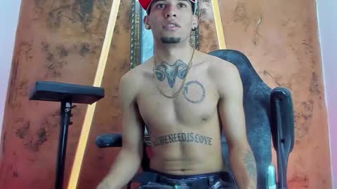 Snapshot of theskinny8inch_ chatting on 09-12-25, 04:34 theskinny8inch_ online show from 09-12-25, 04:34