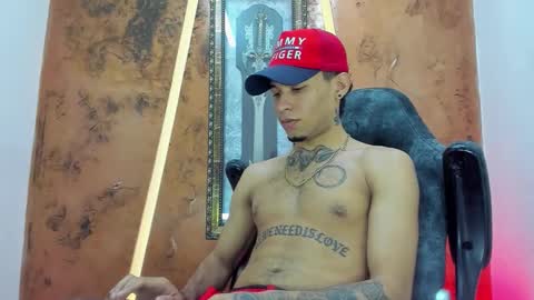 Snapshot of theskinny8inch_ chatting on 09-26-25, 06:39 theskinny8inch_ online show from 09-26-25, 06:39