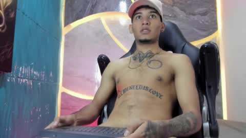 Snapshot of theskinny8inch_ chatting on 10-15-25, 09:59 theskinny8inch_ online show from 10-15-25, 09:59