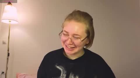 Snapshot of thestaronsky chatting on 01-13-26, 05:35 Lucia online show from 01-13-26, 05:35