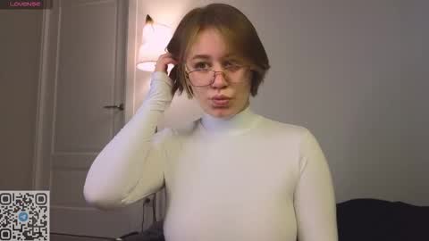 Snapshot of thestaronsky chatting on 01-19-26, 07:12 Lucia online show from 01-19-26, 07:12