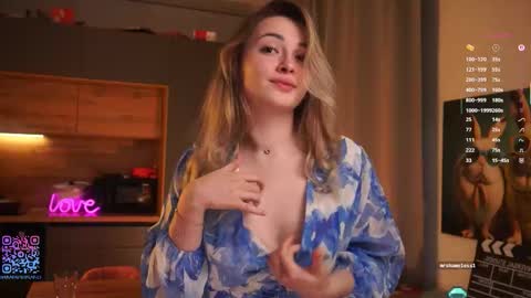 Mia online show from 10-02-25, 04:36