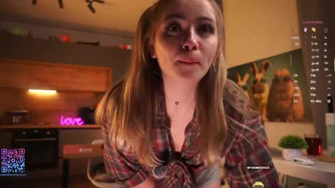 Mia online show from 10-06-25, 04:37