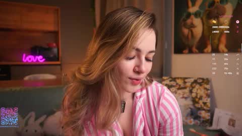 Mia online show from 10-24-25, 02:35