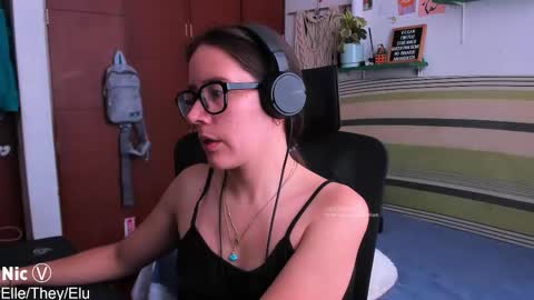 Snapshot of thetropicalseduction chatting on 03-12-26, 03:29 Nicole online show from 03-12-26, 03:29