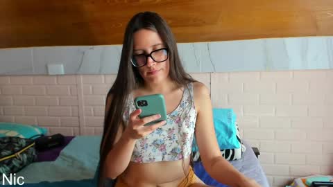 Snapshot of thetropicalseduction chatting on 04-01-26, 02:36 Nicole online show from 04-01-26, 02:36