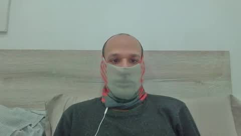 Snapshot of thetubedscarfguy chatting on 02-14-25, 07:07 Scarf guy online show from 02-14-25, 07:07