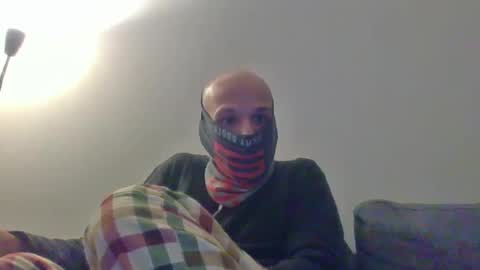 Snapshot of thetubedscarfguy chatting on 02-15-25, 07:50 Scarf guy online show from 02-15-25, 07:50