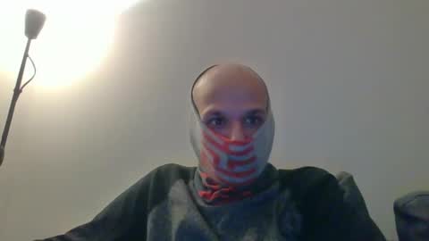 Snapshot of thetubedscarfguy chatting on 02-19-25, 06:43 Scarf guy online show from 02-19-25, 06:43