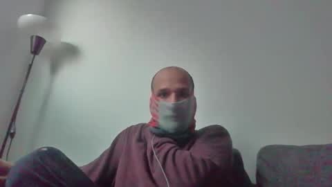 Scarf guy online show from 12-03-25, 08:12