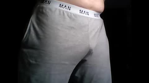 Snapshot of theukhusband chatting on 01-16-26, 12:31 theukhusband online show from 01-16-26, 12:31