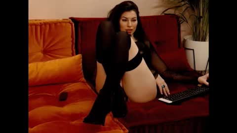 Snapshot of thevelvetcatwalk chatting on 02-04-26, 04:18 Hi Im Belle Welcome to my room online show from 02-04-26, 04:18