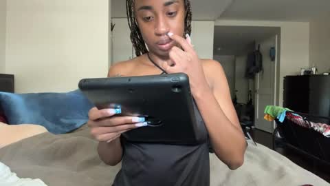 Snapshot of thevixensapphire chatting on 04-26-26, 04:37 Sapphire the Vixen online show from 04-26-26, 04:37