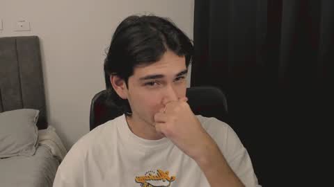 Snapshot of thiaan__ chatting on 12-18-24, 02:21 thiaan__ online show from 12-18-24, 02:21