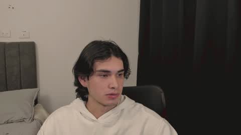 Snapshot of thiaan__ chatting on 12-31-24, 12:11 thiaan__ online show from 12-31-24, 12:11