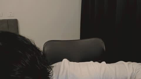 Snapshot of thiaan__ chatting on 01-11-25, 02:20 thiaan__ online show from 01-11-25, 02:20