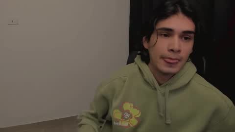 Snapshot of thiaan__ chatting on 02-15-25, 10:52 thiaan__ online show from 02-15-25, 10:52