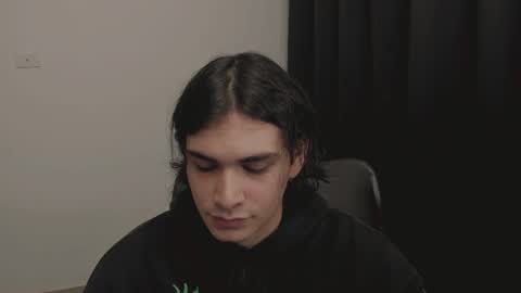 Snapshot of thiaan__ chatting on 03-08-25, 12:44 thiaan__ online show from 03-08-25, 12:44