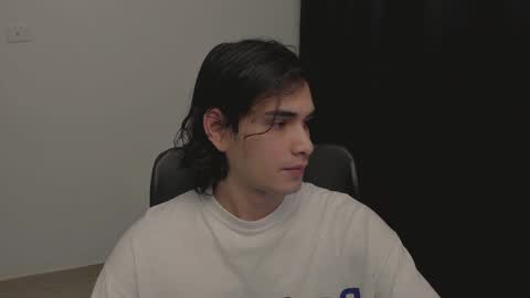 Snapshot of thiaan__ chatting on 03-09-25, 03:01 thiaan__ online show from 03-09-25, 03:01