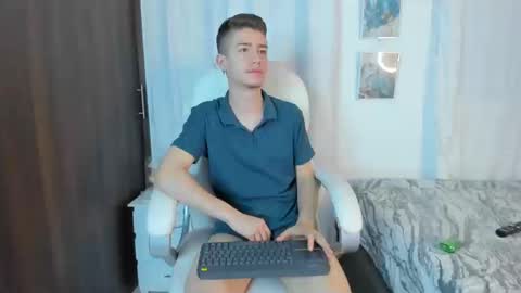 Snapshot of thiago_james69 chatting on 09-23-25, 01:19 Manuel online show from 09-23-25, 01:19