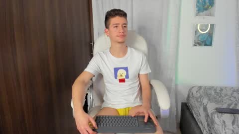 Snapshot of thiago_james69 chatting on 10-04-25, 02:53 Manuel online show from 10-04-25, 02:53