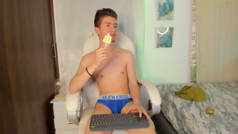 Snapshot of thiago_james69 chatting on 10-10-25, 03:38 Manuel online show from 10-10-25, 03:38