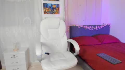 Snapshot of thiago_james69 chatting on 10-17-25, 04:48 Manuel online show from 10-17-25, 04:48