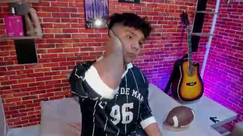 thiago online show from 06-11-26, 01:09