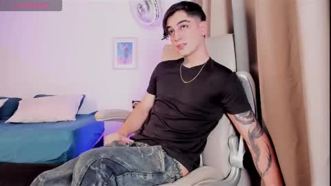 Snapshot of thiago_winteer chatting on 03-29-26, 02:22 Thiago Winteer online show from 03-29-26, 02:22