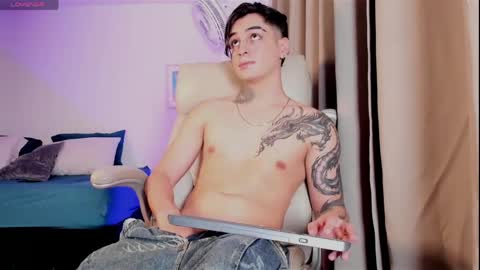 Snapshot of thiago_winteer chatting on 04-10-26, 12:49 Thiago Winteer online show from 04-10-26, 12:49