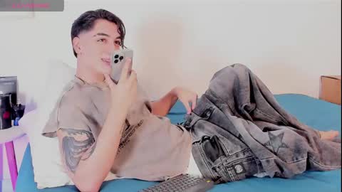 Snapshot of thiago_winteer chatting on 05-03-26, 12:27 Thiago Winteer online show from 05-03-26, 12:27