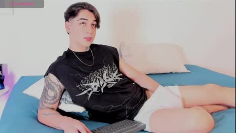 Snapshot of thiago_winteer chatting on 05-10-26, 05:23 Thiago Winteer online show from 05-10-26, 05:23
