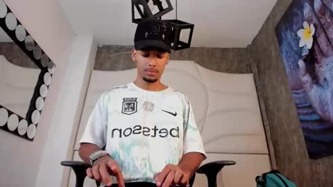 ThiagoFerreti online show from 10-04-25, 03:59