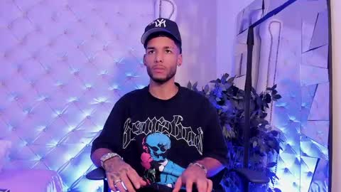Snapshot of thiagoferreti_ chatting on 05-15-26, 01:34 ThiagoFerreti online show from 05-15-26, 01:34