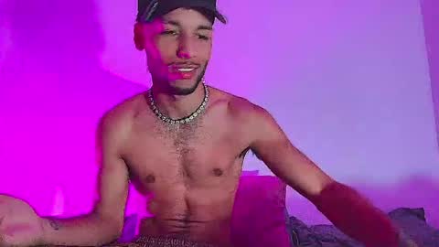 Snapshot of thiagoferreti_ chatting on 06-03-26, 04:15 ThiagoFerreti online show from 06-03-26, 04:15