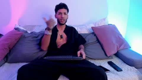 Snapshot of thiagoferreti_ chatting on 06-08-26, 03:18 ThiagoFerreti online show from 06-08-26, 03:18