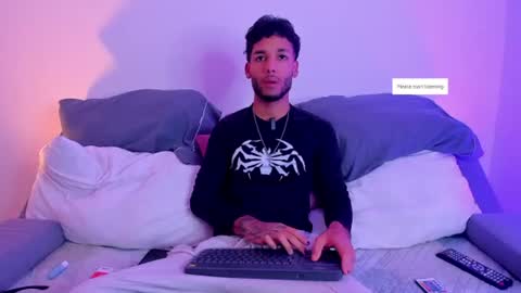 Snapshot of thiagoferreti_ chatting on 06-10-26, 03:18 ThiagoFerreti online show from 06-10-26, 03:18