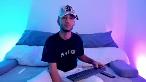 Snapshot of thiagoferreti_ chatting on 06-16-26, 03:20 ThiagoFerreti online show from 06-16-26, 03:20