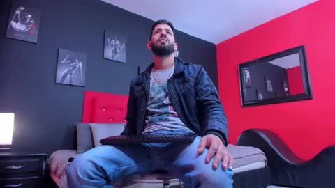 Thia Gomez online show from 11-21-25, 12:15