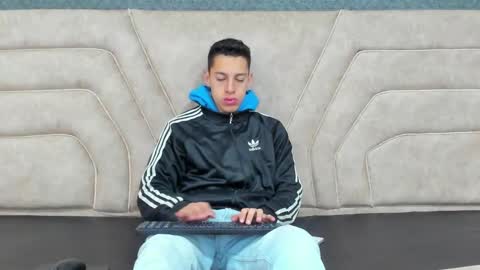 Thiago   online show from 12-24-24, 12:11