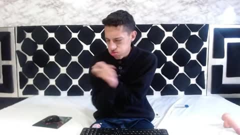Thiago   online show from 05-24-26, 02:27